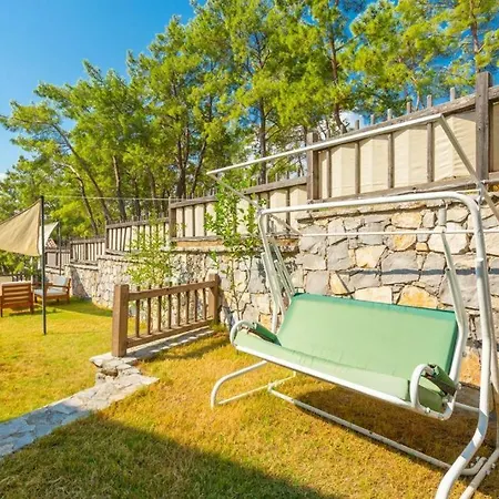 Göcek'te Deniz Ve Orman Manzaralı 4+2 Emir Tatil Evi *