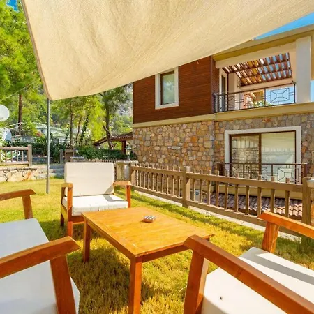 Göcek'te Deniz Ve Orman Manzaralı 4+2 Emir *