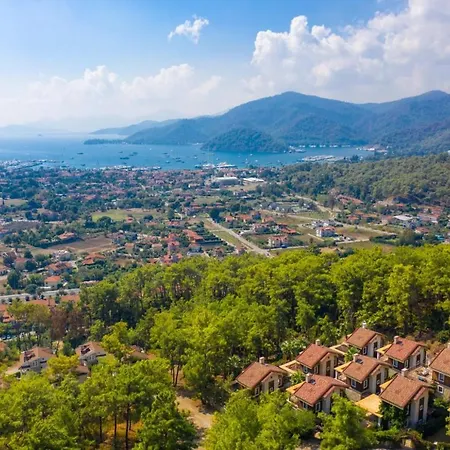 Tatil Evi Göcek'te Deniz Ve Orman Manzaralı 4+2 Emir *
